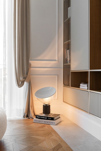 Soggiorno in stile classico di 40 di Caprioli Architetti