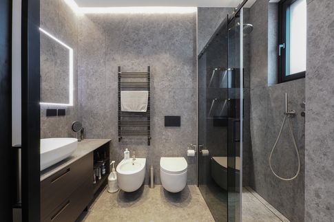 Bagno di Servizio in stile moderno di 6 di Desearq studio - architettura e interior design Bagno di Servizio in stile moderno di 6 di Desearq studio - architettura e interior design