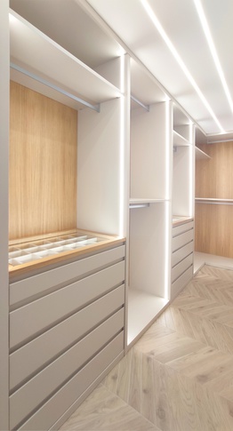 Cabina Armadio in stile contemporaneo di 6 di Arcangelo Primato Cabina Armadio in stile contemporaneo di 6 di Arcangelo Primato