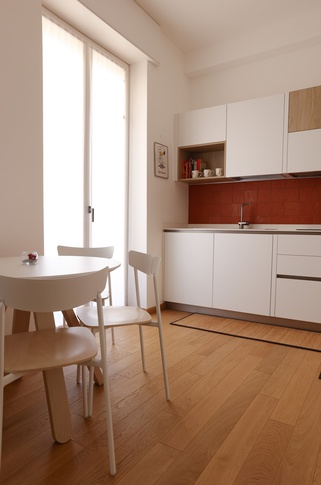 Cucina in stile contemporaneo di 4 di Valentina Solera Architetto Cucina in stile contemporaneo di 4 di Valentina Solera Architetto