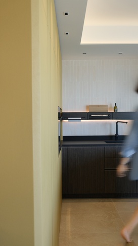 Open Space in stile contemporaneo di 34 di Abitacolo Interni Open Space in stile contemporaneo di 34 di Abitacolo Interni