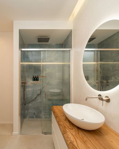 Bagno in stile moderno di 6 di doppiozero interior