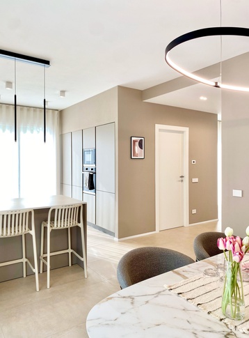 Cucina in stile contemporaneo di 27 di SuMisura Architetti