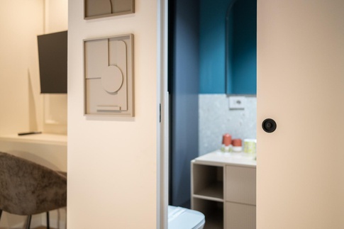 Camera da Letto in stile contemporaneo di 12 di FCInteriorDesignStudio | Camera da Letto in stile contemporaneo di 12 di FCInteriorDesignStudio |