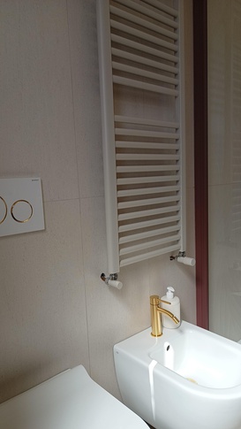 Bagno in stile contemporaneo di 5 di Melissa Domenici Architetto