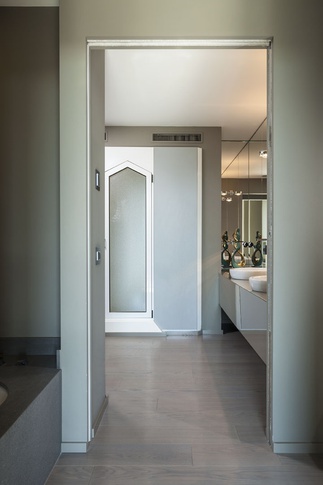 Bagno in stile contemporaneo di 15 di Brando Cimarosti Photography Bagno in stile contemporaneo di 15 di Brando Cimarosti Photography