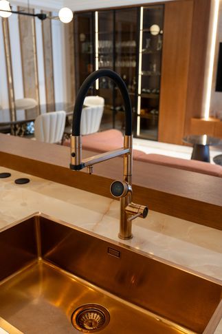 Cucina in stile contemporaneo di 25 di Salvatore Sito Interior Designer