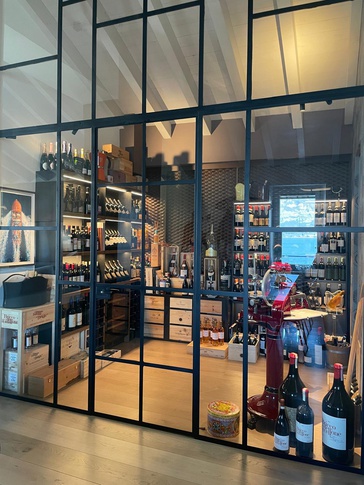Cantina in stile soft industrial di 14 di ARCHIabita