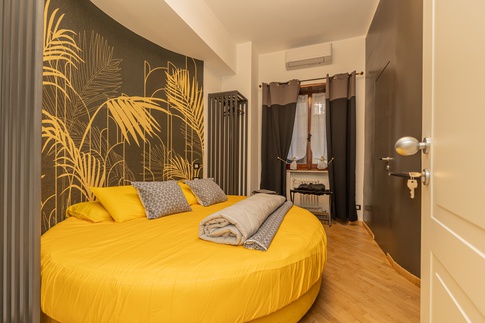 Camera da Letto in stile urban di 13 di Valentina Solera Architetto
