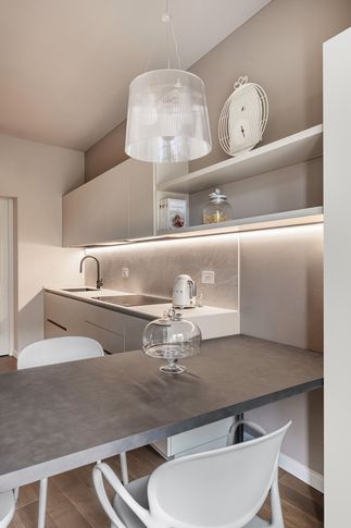 Cucina in stile contemporaneo di 15 di Giulia Dagheti Architetto Cucina in stile contemporaneo di 15 di Giulia Dagheti Architetto