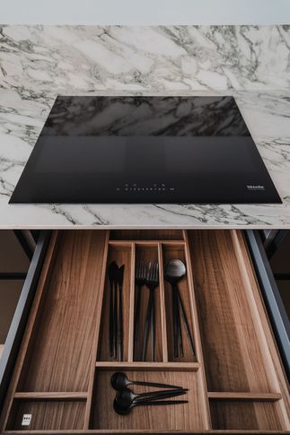 Cucina in stile contemporaneo di 11 di Technical Works SRL Cucina in stile contemporaneo di 11 di Technical Works SRL