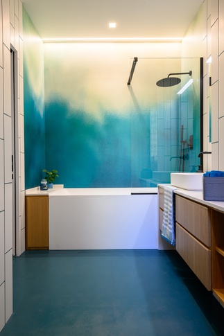 Bagno in stile contemporaneo di 12 di Re-Built Studio Bagno in stile contemporaneo di 12 di Re-Built Studio