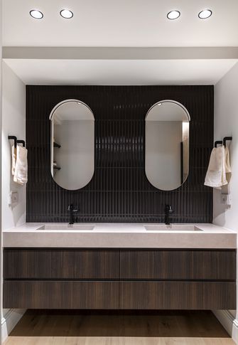 Bagno in stile contemporaneo di 9 di Pamela Camposano Ingegnere Architetto