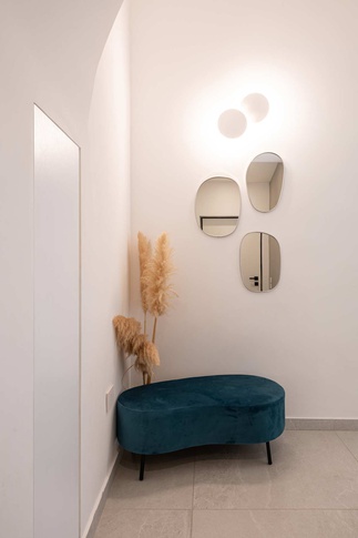 Ingresso in stile contemporaneo di 10 di MANUARINO architettura design comunicazione Ingresso in stile contemporaneo di 10 di MANUARINO architettura design comunicazione