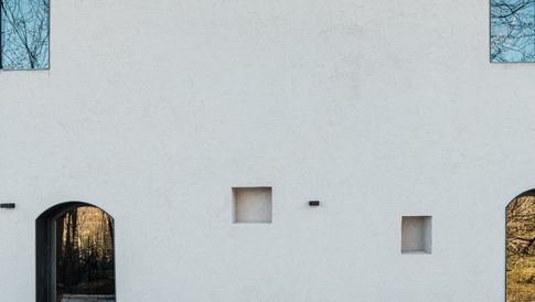Facciata in stile contemporaneo di null di Nauraleverticale