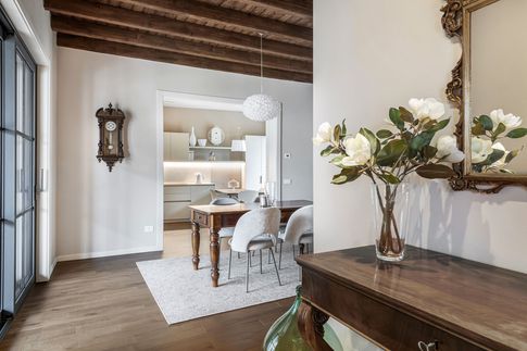 Sala da Pranzo in stile retrò di 22 di Giulia Dagheti Architetto