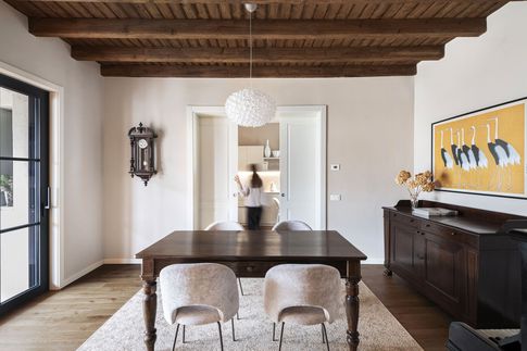 Sala da Pranzo in stile retrò di 22 di Giulia Dagheti Architetto