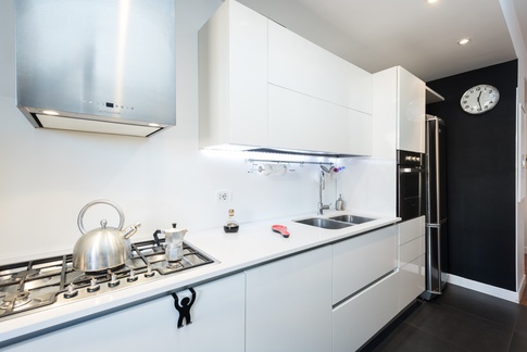 Cucina in stile moderno di 12 di zero6studio