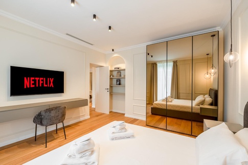 Camera da Letto in stile contemporaneo di 18 di FCInteriorDesignStudio |