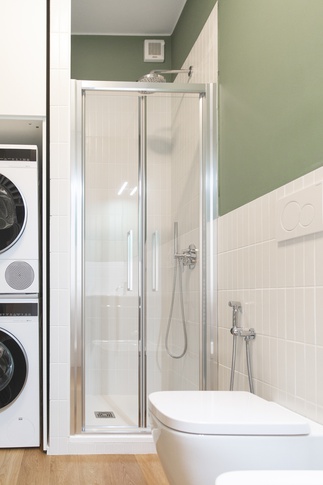 Bagno in stile contemporaneo di 5 di Serena Trentarossi Architetto Bagno in stile contemporaneo di 5 di Serena Trentarossi Architetto