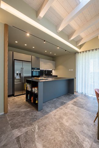 Open Space in stile moderno di 55 di MICHELE VOLPI STUDIO INTERIOR DESIGN