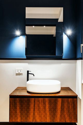 Bagno di Servizio in stile classico di 5 di Equus Architects