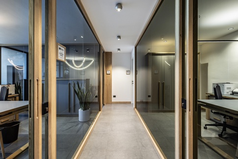 Open Space in stile moderno di 200 di Arredamenti Andalo