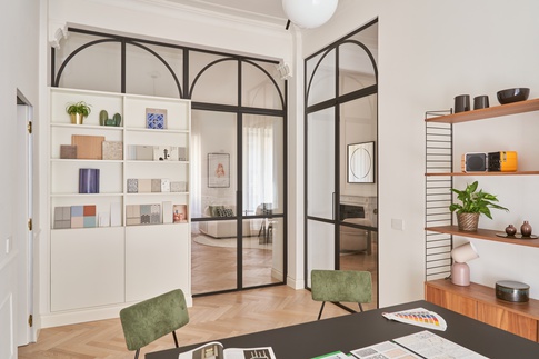 Studio in stile contemporaneo di 19 di AV Architettura Studio in stile contemporaneo di 19 di AV Architettura