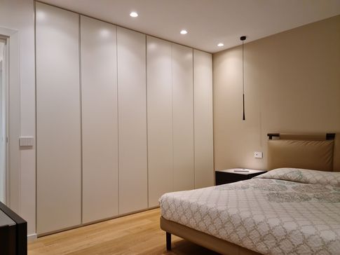 Camera da Letto in stile contemporaneo di 17 di GIOVANNI SELLITRI STUDIO