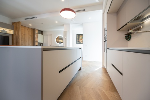 Open Space in stile contemporaneo di 45 di Colab Design