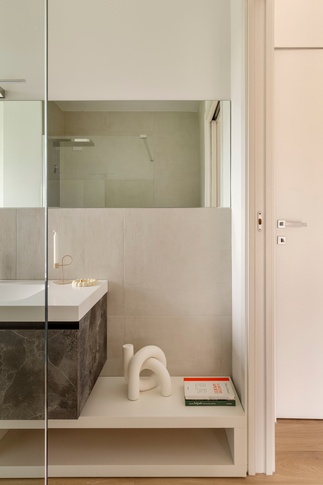 Bagno in stile contemporaneo di 7 di Caterina Scamardella Architetto Bagno in stile contemporaneo di 7 di Caterina Scamardella Architetto
