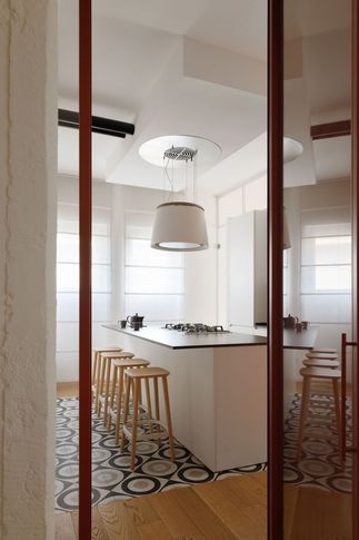 Open Space in stile contemporaneo di 120 di RM\Architecture Open Space in stile contemporaneo di 120 di RM\Architecture