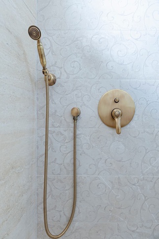 Bagno in stile moderno di 12 di Luca Bucciantini Architettura d' Interni