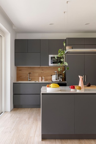 Soggiorno in stile contemporaneo di 65 di Caterina Scamardella Architetto Soggiorno in stile contemporaneo di 65 di Caterina Scamardella Architetto