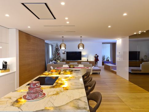 Open Space in stile moderno di 80 di GIOVANNI SELLITRI STUDIO