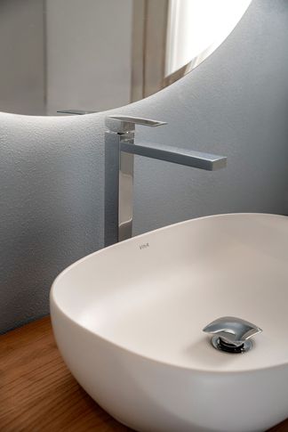 Bagno in stile contemporaneo di 5 di Patrizia Drudi Architetto