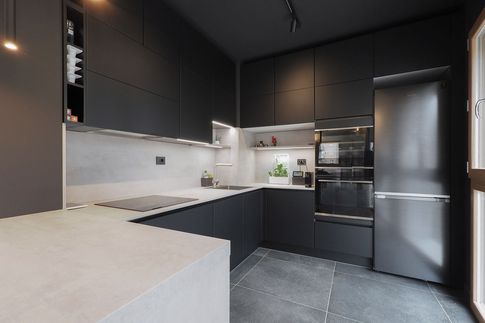 Cucina in stile moderno di 8 di Desearq studio - architettura e interior design
