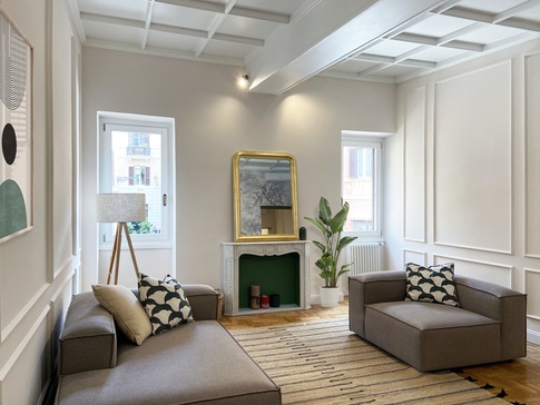 Soggiorno in stile parigino di 24 di Andrea Piattella Soggiorno in stile parigino di 24 di Andrea Piattella