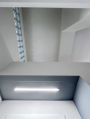 Ingresso in stile minimal di 5 di Valeria Eva Rossi Architetta