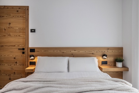 Camera da Letto in stile minimal di 18 di Arredamenti Andalo