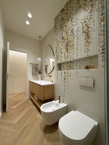 Bagno in stile contemporaneo di 4 di Ester Barboni architetto