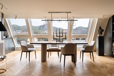 Soggiorno in stile contemporaneo di 50 di Studio Gaetano Riccardelli