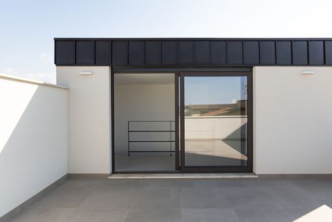 Terrazza in stile contemporaneo di 15 di valeria ingrao architetto