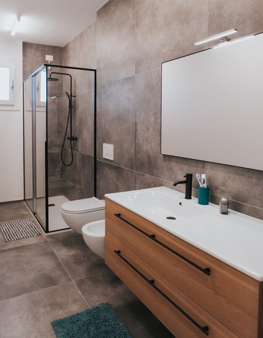 Bagno in stile minimal di 15 di design by very Bagno in stile minimal di 15 di design by very