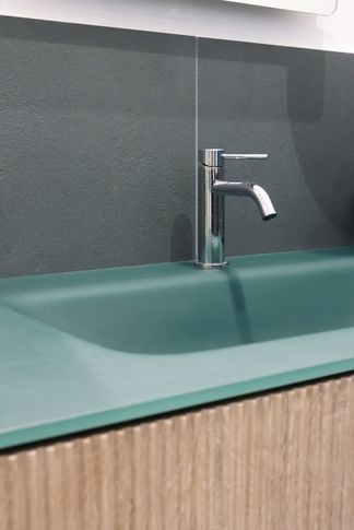 Bagno di Servizio in stile moderno di 6 di Valentina Solera Architetto