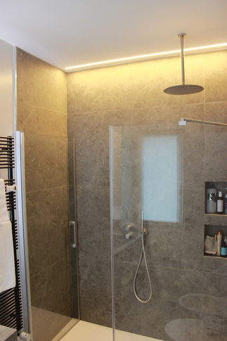 Bagno in stile contemporaneo di 5 di MaMe Architettura | Maria Mercurio Bagno in stile contemporaneo di 5 di MaMe Architettura | Maria Mercurio