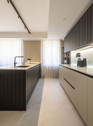Cucina in stile contemporaneo di 30 di Diletta Villani Architetto