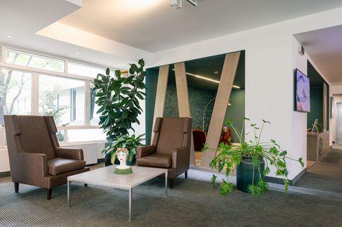 Open Space in stile contemporaneo di 1 di Lorenzo Franzi | Fotografia