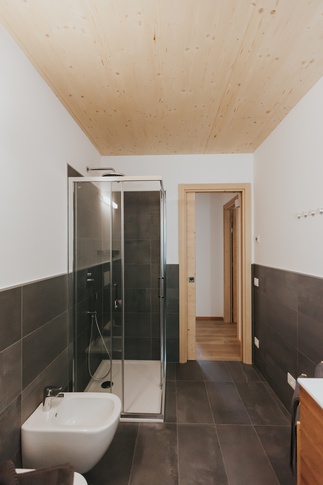 Bagno in stile minimal di 20 di design by very