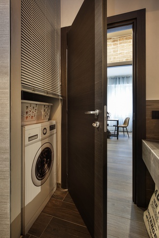 Bagno in stile soft industrial di 5 di Arar Studio di Arar Muna Isabella